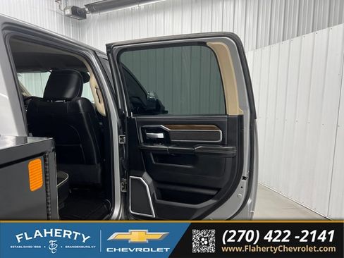 Used 2022 RAM 3500 Laramie AWD/4WD image 12