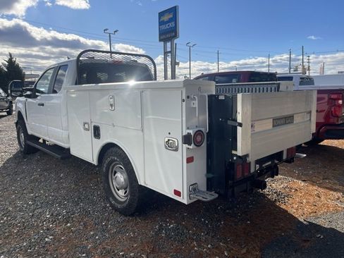 Used 2023 Ford F250 XL w/ XL Off-Road Package image 4
