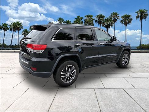 Used 2017 Jeep Grand Cherokee Limited image 9