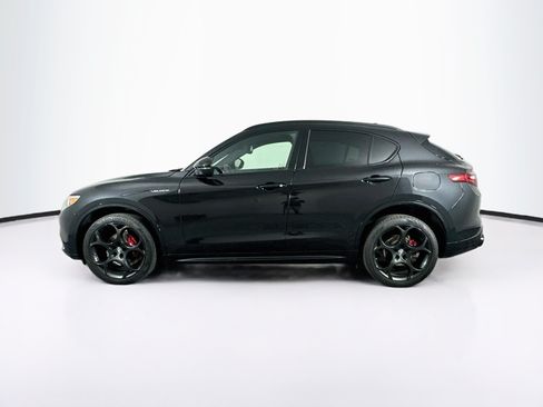 Used 2022 Alfa Romeo Stelvio Veloce AWD/4WD image 4