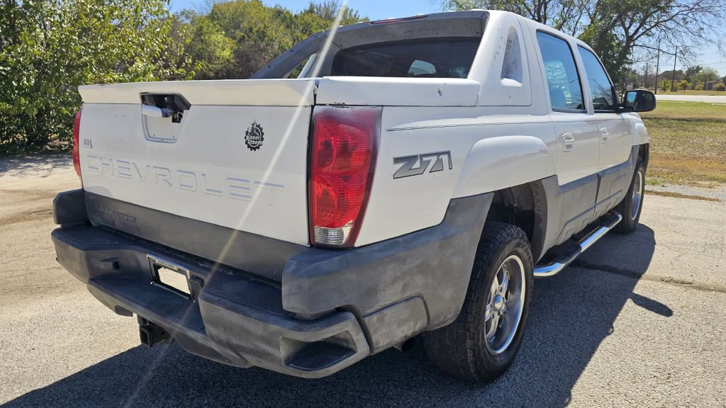 Used 2002 Chevrolet Avalanche 4x4 w/ Off-Road Suspension Pkg image 3