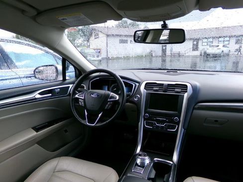 Used 2018 Ford Fusion Energi SE FWD image 39
