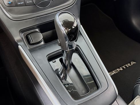 Used 2019 Nissan Sentra SV FWD image 17