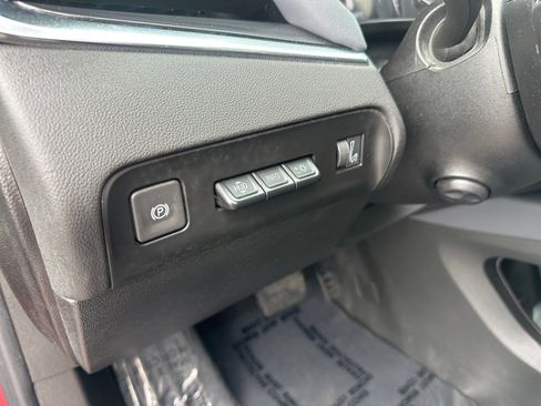 Used 2024 Buick Enclave Premium image 17