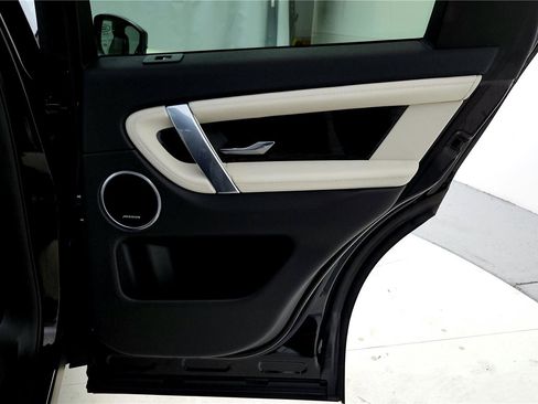 Used 2021 Land Rover Discovery Sport S R-Dynamic image 31