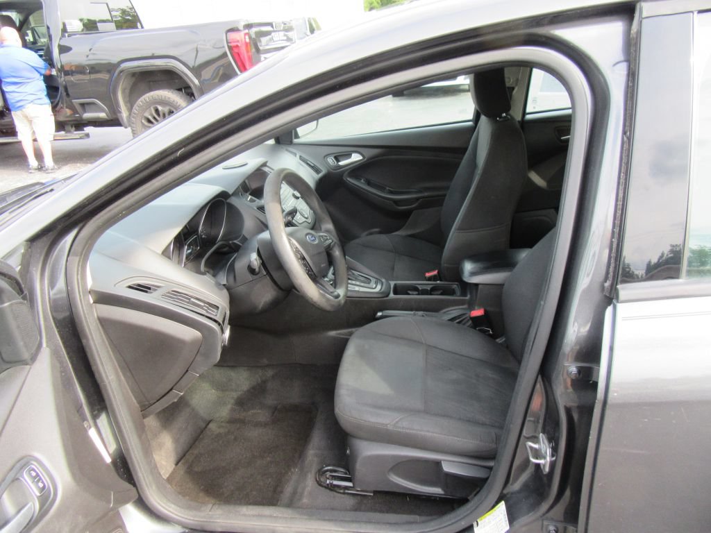 Used 2016 Ford Focus SE FWD image 7