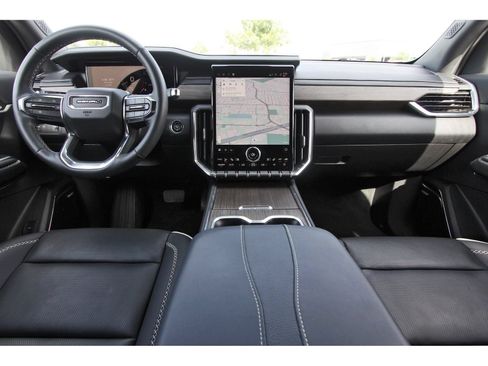 Used 2025 GMC Acadia Denali FWD image 12