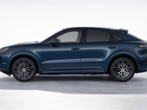 New 2026 Porsche Cayenne GTS image 2
