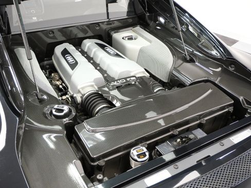 Used 2011 Audi R8 V10 AWD/4WD image 12