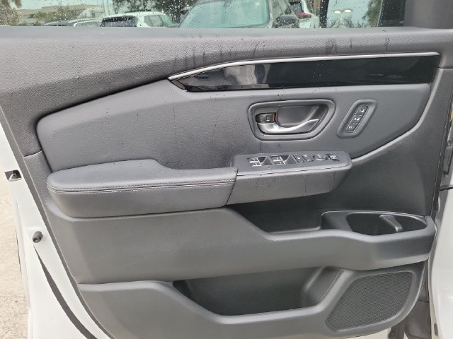Used 2025 Honda Pilot EX-L image 12