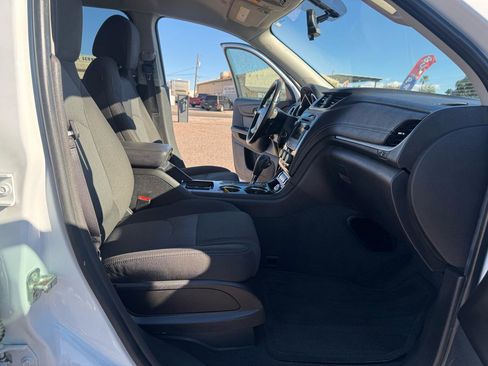 Used 2017 Chevrolet Traverse LT w/ Style and Technology Package image 50