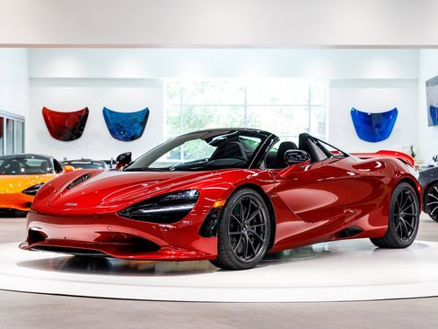 Used 2027 McLaren 750S Spider RWD image 4