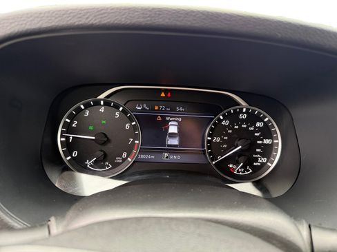 Used 2023 Nissan Frontier SV w/ SV Premium Package image 11