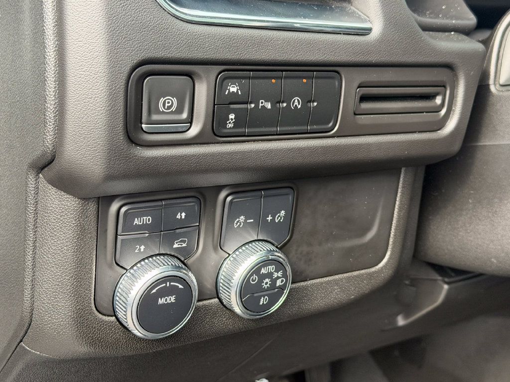 Certified 2023 GMC Yukon XL SLT AWD/4WD image 34