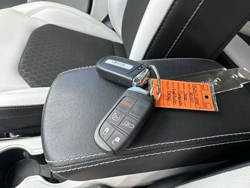 Used 2020 Jeep Compass Latitude FWD image 26