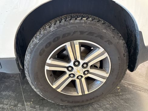 Used 2017 Chevrolet Traverse LT image 8