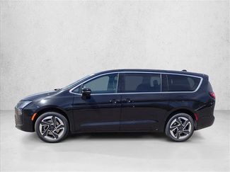 New 2027 Chrysler Pacifica Limited AWD/4WD video 2