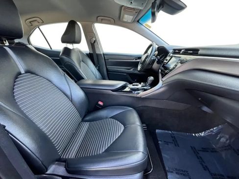 Used 2018 Toyota Camry SE w/ Convenience Package FWD image 15