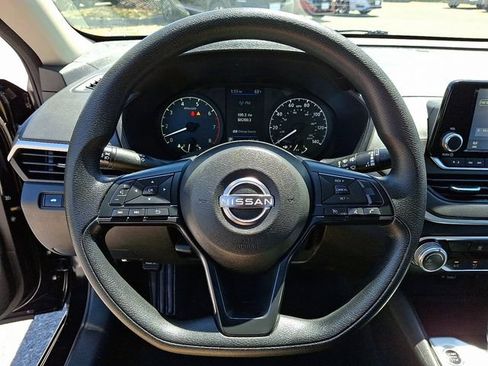 Used 2024 Nissan Altima 2.5 S FWD image 18
