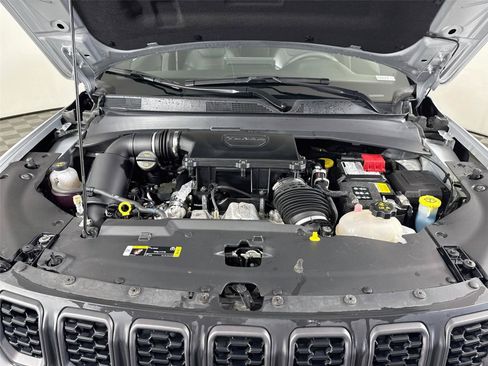 Used 2025 Jeep Compass Trailhawk AWD/4WD image 21