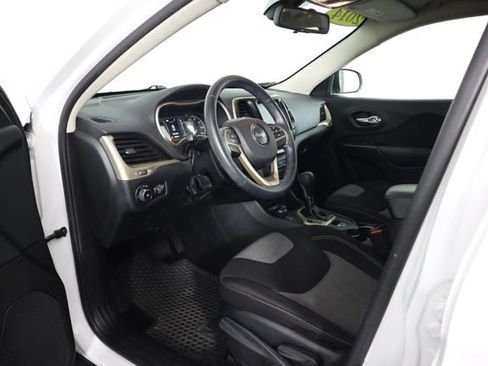 Used 2014 Jeep Cherokee Latitude w/ Cold Weather Group AWD/4WD image 27