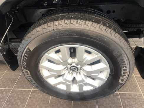 Used 2024 Nissan Frontier SV w/ Technology Package image 5