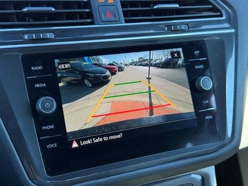 Used 2023 Volkswagen Tiguan SE R-Line image 26