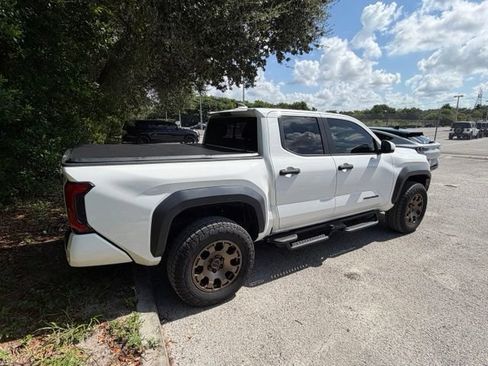 Used 2024 Toyota Tacoma TRD Off-Road w/ TRD Off Road Upgrade Package AWD/4WD image 8