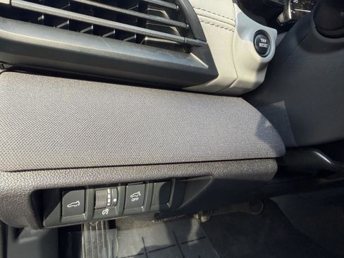 Used 2024 Subaru Outback Premium image 25