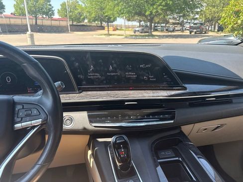 Used 2021 Cadillac Escalade ESV Premium Luxury w/ Driver Assist Tech Package AWD/4WD image 13