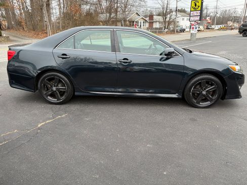 Used 2013 Toyota Camry SE w/ Leather Pkg image 4