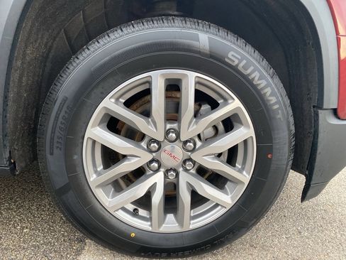 Used 2018 GMC Acadia SLE w/ Driver Alert Package I image 9