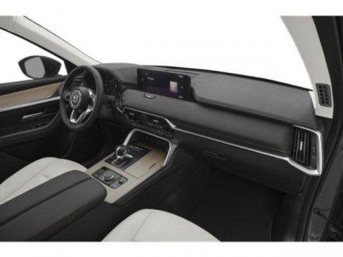 Certified 2025 MAZDA CX-70 Plug-In Hybrid w/ Premium Pkg image 17