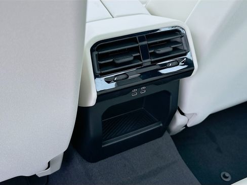 New 2026 BMW i5 eDrive40 w/ Executive Package image 19