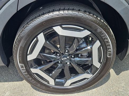 Certified 2023 Kia Telluride EX w/ EX Captain's Chair Package AWD/4WD image 8