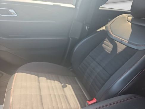 Used 2025 Ford Explorer ST-Line w/ ST-Line Street Pack AWD/4WD image 12
