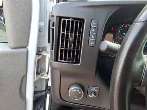 Used 2021 Chevrolet Express 2500 w/ Driver Convenience Package image 31