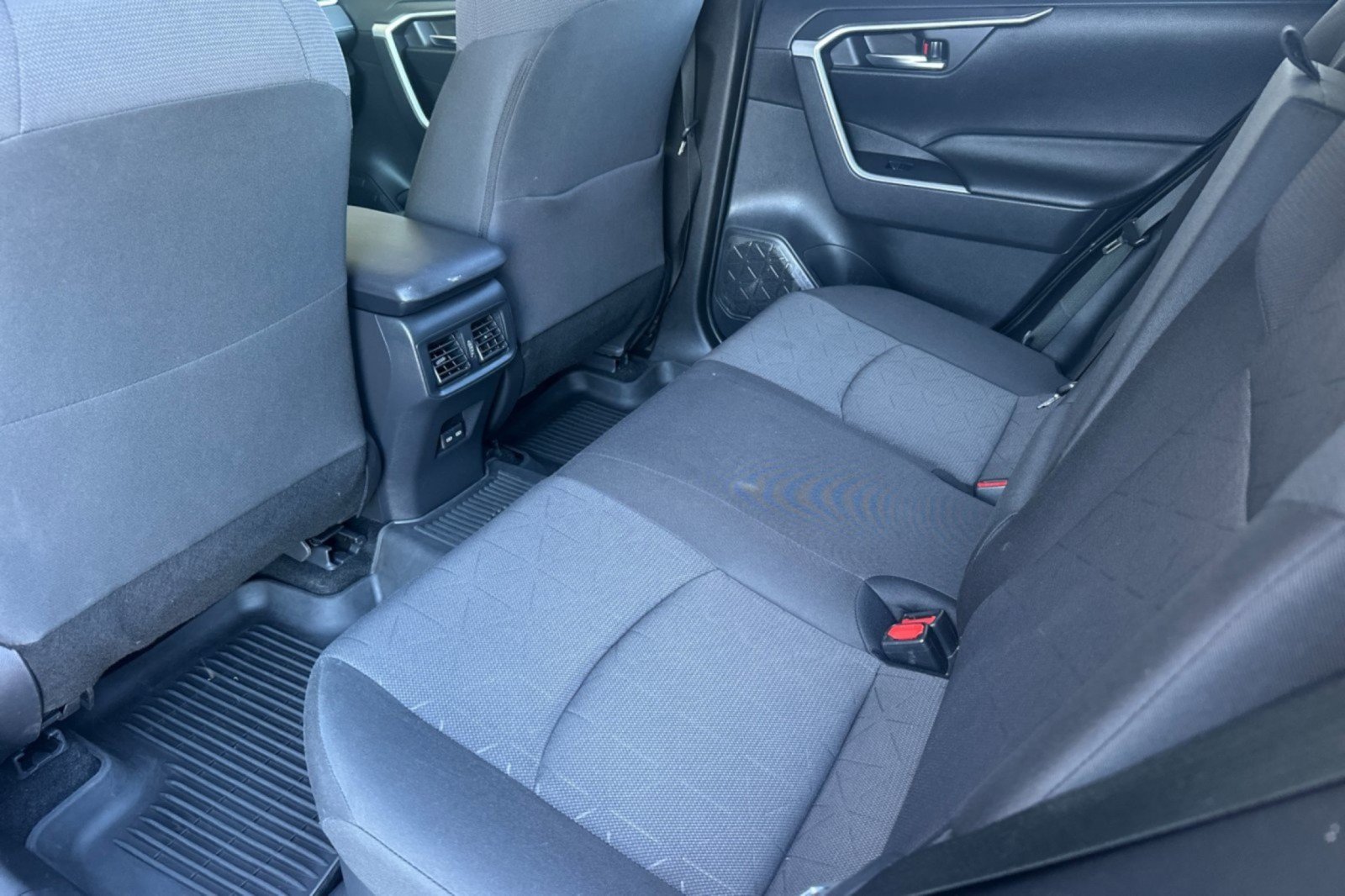 Certified 2022 Toyota RAV4 XLE w/ Convenience Package AWD/4WD image 11