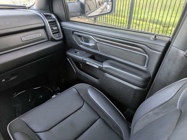 Used 2025 RAM 1500 Laramie w/ Sport Appearance Package AWD/4WD image 17