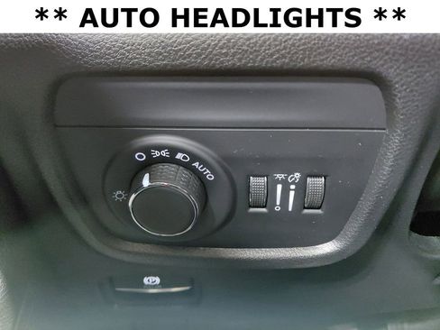 Used 2024 Jeep Grand Cherokee L Altitude image 21