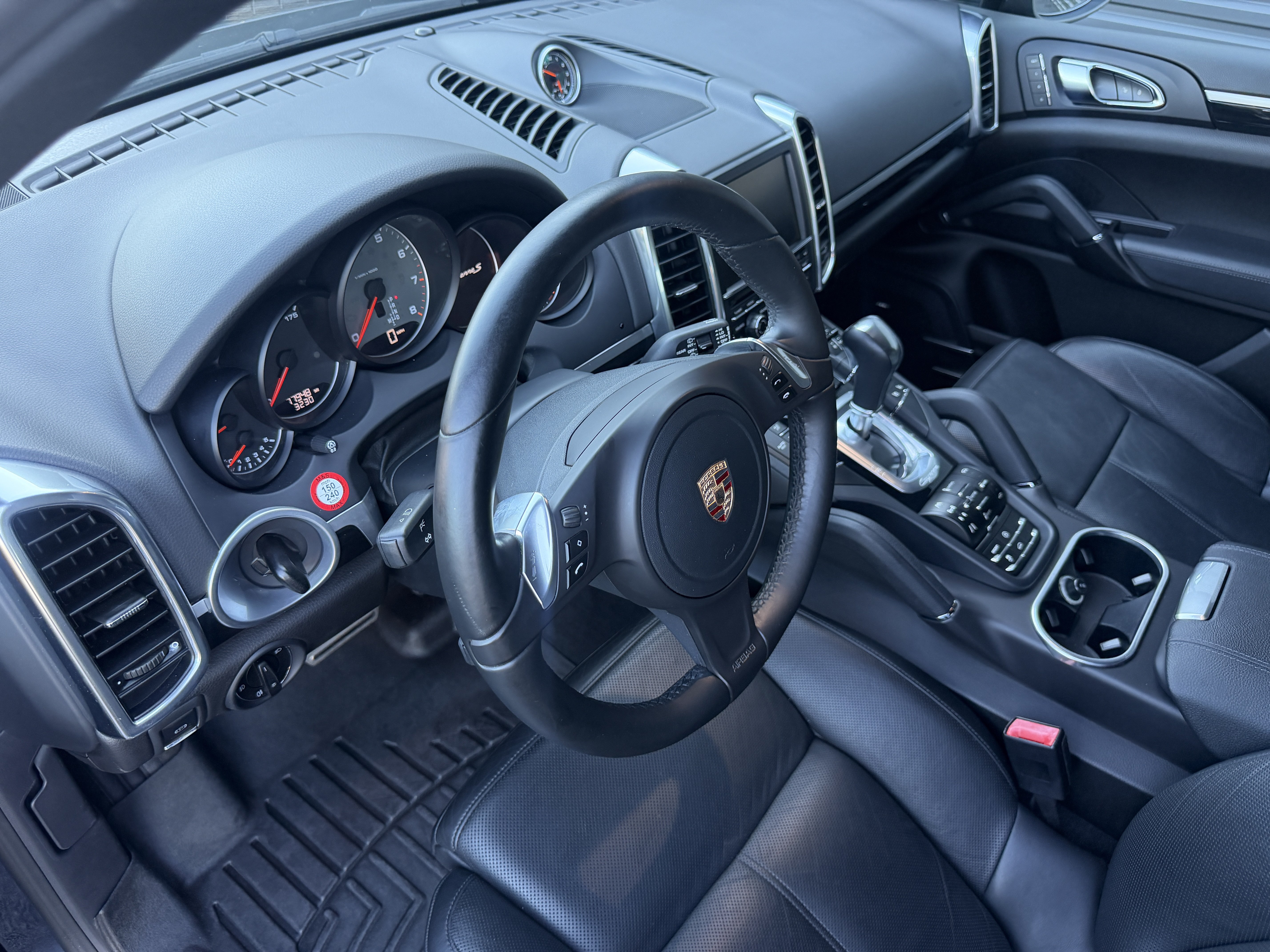 Used 2013 Porsche Cayenne S AWD/4WD image 4