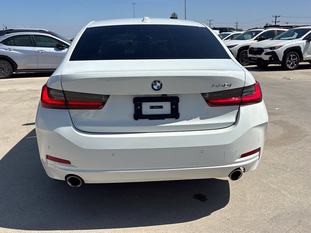 Used 2024 BMW 330i Sedan w/ Convenience Package RWD image 5