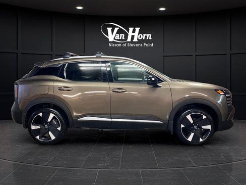 New 2026 Nissan Kicks SR w/ Cold Weather Package image 2