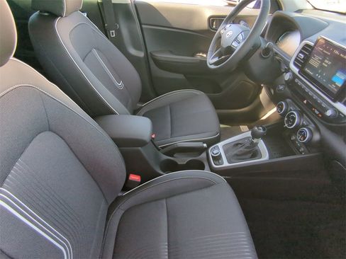 New 2025 Hyundai Venue Limited image 11