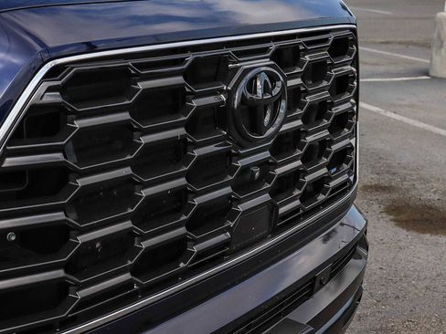 Used 2025 Toyota Sequoia Platinum image 5