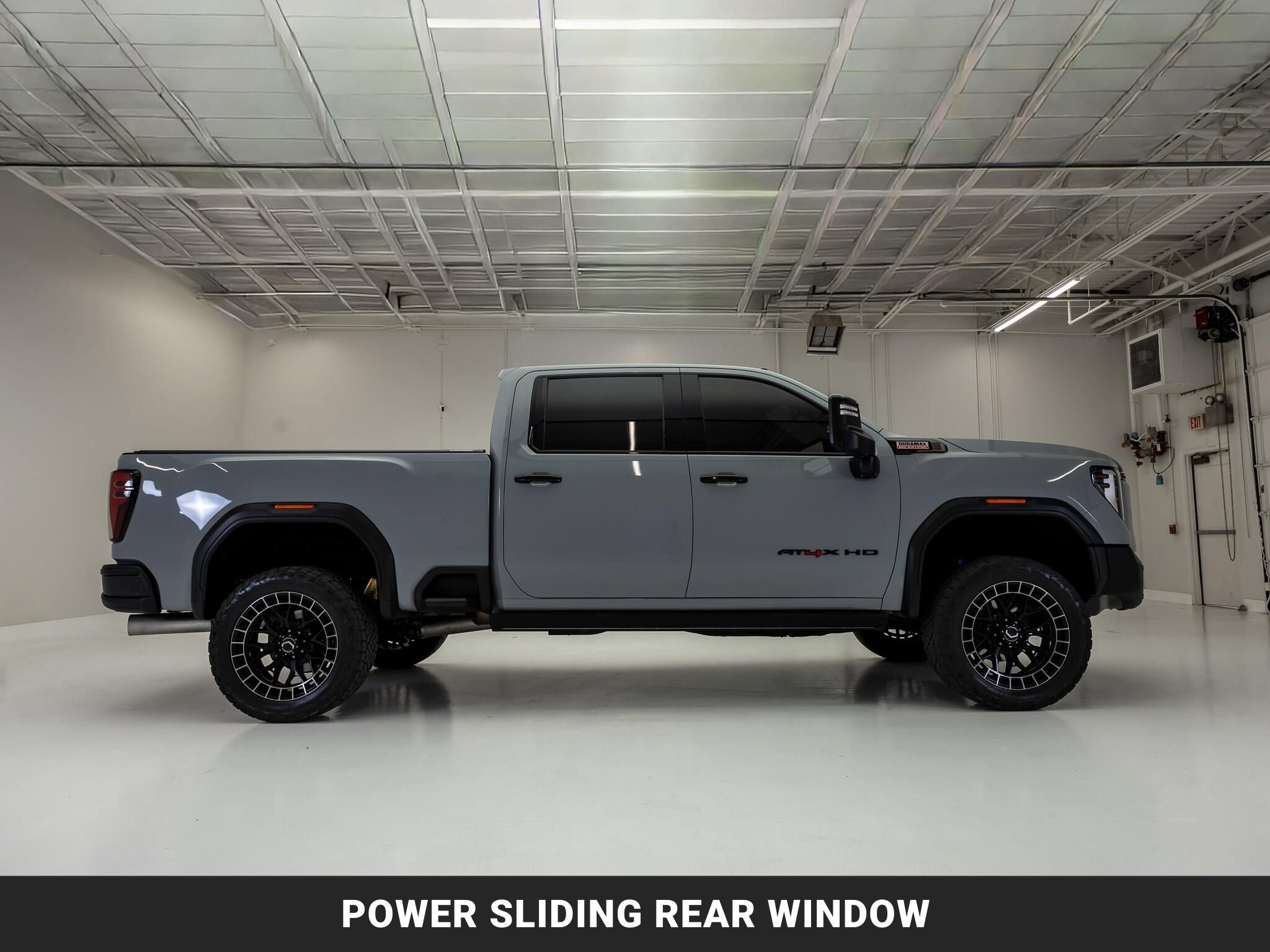 Used 2025 GMC Sierra 2500 AT4X w/ AT4X AEV Edition AWD/4WD image 10