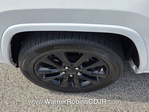 Used 2020 Jeep Grand Cherokee Altitude RWD image 18