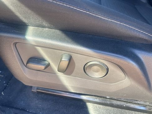 Used 2023 Chevrolet Colorado LT w/ LT Convenience Package II image 13