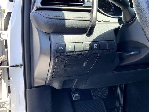 Used 2020 Toyota Camry LE FWD image 33