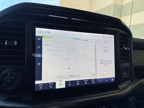 Used 2022 Ford F150 Lariat w/ Equipment Group 502A High image 31